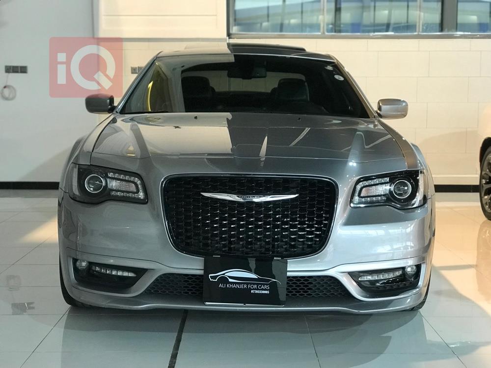 کرایسلەر 300